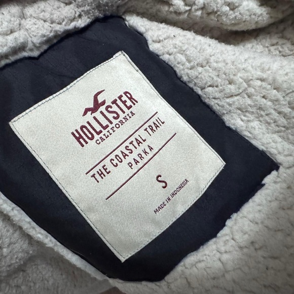 Hollister MENS Faux-Fur Hood Winter Jacket - Picture 6 of 6
